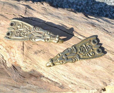 SCHLAFHAKEN FÜR KLEIDUNG, ENGLAND, ZINK, ALTMESSING - 1 STÜCK