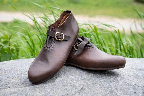 LOUIS, LEATHER MEDIEVAL SHOES