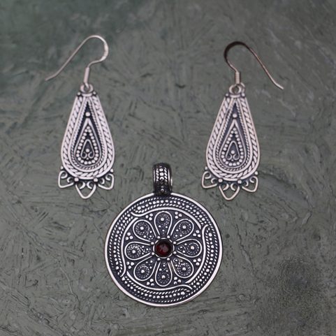 MORAVIA MAGNA - EARLY MEDIEVAL SILVER SET, GARNET