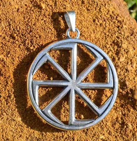 KOLOVRAT, SLAWISCHER TALISMAN AUS SILBER, AG 925