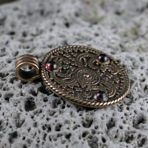 ANGLO-SAXON PENDANT, EAGLE HEADS, ENGLAND, BRONZE