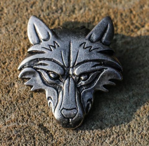 VUK, WOLF HEAD PENDANT, TIN