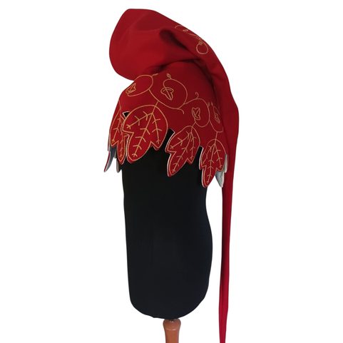 CASQUETTE MÉDIÉVALE, 15E SIÈCLE - BRODÉE, ROUGE