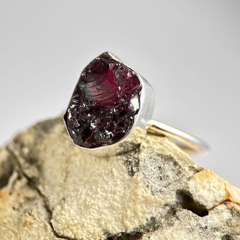 IGNARA, RING, GARNET SILVER 925/1000