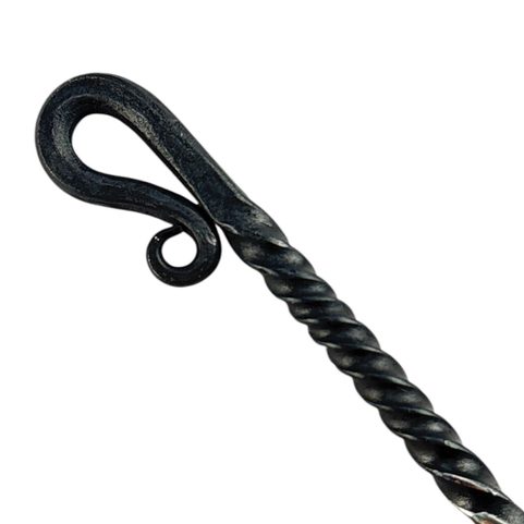 MEDIEVAL KNIFE AND NEEDLE