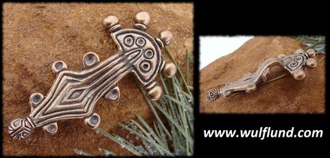 LARGE SLAVIC BROOCH, GREAT MORAVIA EMPIRE, BRASS