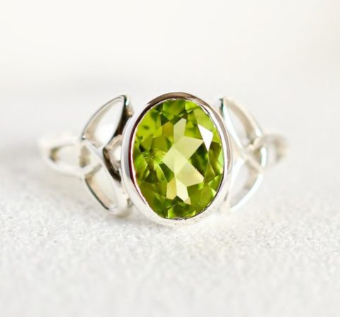 CELTIC KNOT, SILVER RING, PERIDOT AG 925/1000