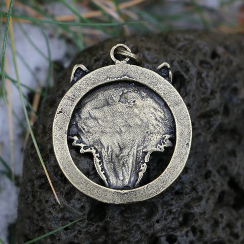 WOLF - WOLF'S HEAD IN A CIRCLE, AMULET ZINC OLD BRASS