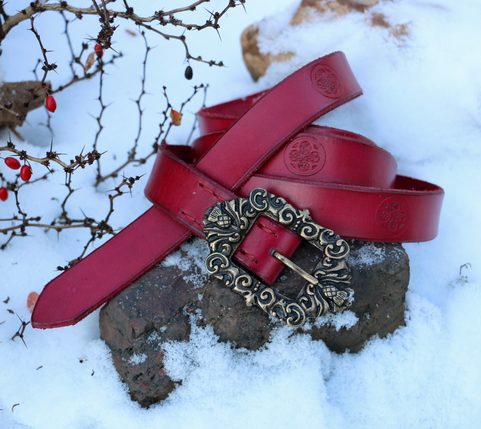 GOTICA, LONG MEDIEVAL BELT RED