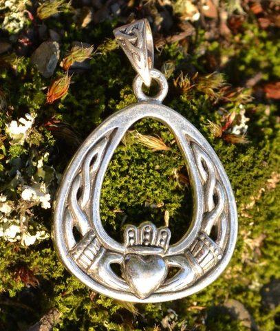CLADDAGH NECK PENDANT, SILVER 925