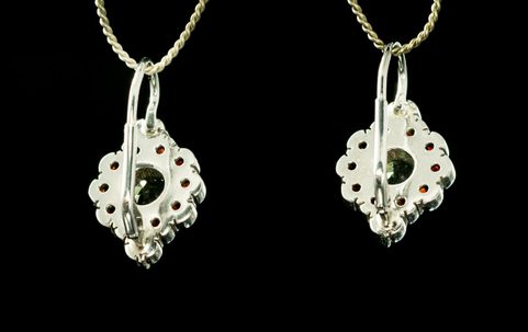 SIBILA, EARRINGS, MOLDAVITE, GARNET, SILVER