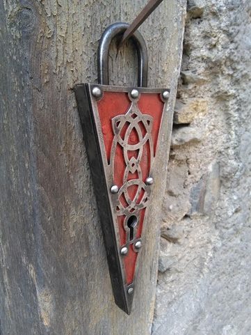 CITADELLA, A LUXURIOUS WROUGHT-IRON MEDIEVAL LOCK
