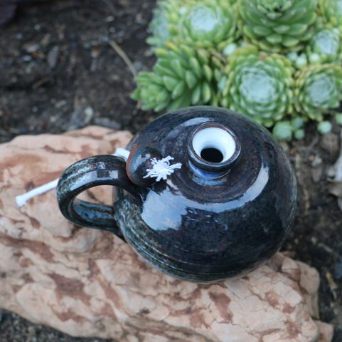 HISTORICAL OIL LAMP - CERAMIC