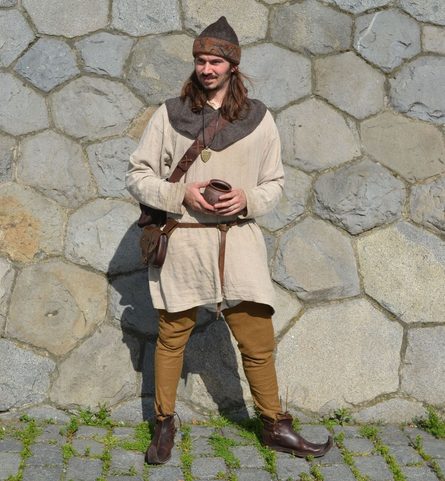 CIVIL MÉDIÉVAL, COSTUME - LOCATION DE COSTUMES