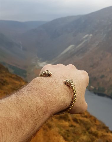FLÓKI, WIKINGER-ARMBAND AUS MESSING
