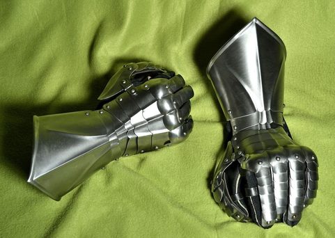 STEEL KNIGHT'S GAUNTLETS, FOR RENTAL