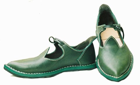 BASTIEN, MITTELALTERLICHE SCHUHE