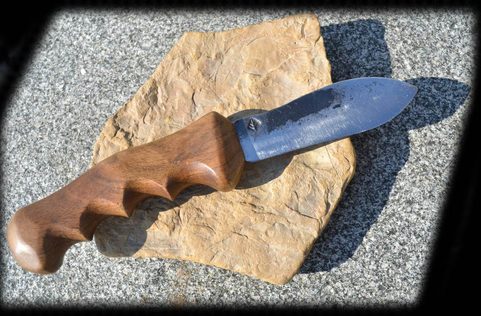 FORGED KNIFE WITH WOODEN HANDLE, UNIVERSAL USAGE
