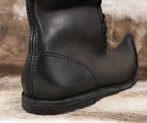PRAGA, CHAUSSURES MÉDIÉVALES, NOIR