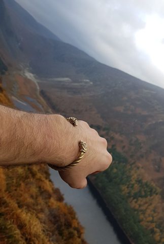 FLÓKI, WIKINGER-ARMBAND AUS MESSING