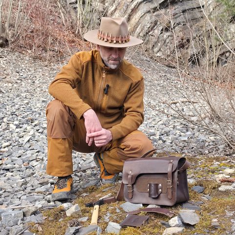 LEATHER ROCK & FOSSIL COLLECTOR BAG FOR PALEONTOLOGY