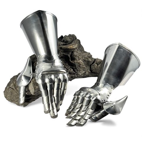 GANTELETS MÉDIÉVAUX EN PLAQUES