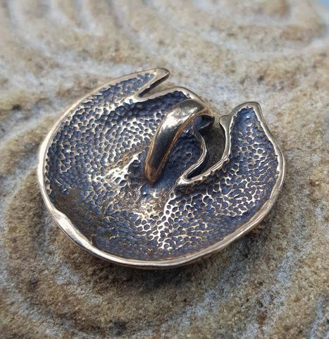 BADGER, PENDANT, BRONZE