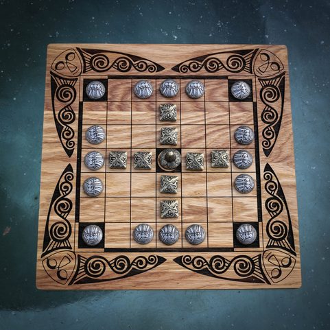 FIDCHELL KELTISCHE BRETTSPIELVERSION VON BRIAN BORU MIT EICHENBRETT