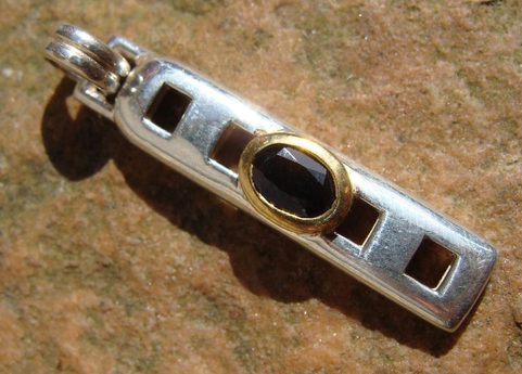 THE ROD, SILVER PENDANT WITH BLACK SPINEL, AG 925