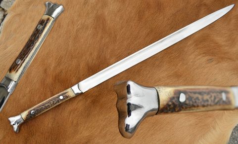 LONG MEDIEVAL KNIFE WITH ANTLER