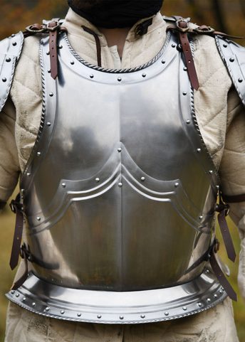 ARMURE GOTHIQUE, PLASTRON ET DOS, ACIER D'1,2 MM D'ÉPAISSEUR
