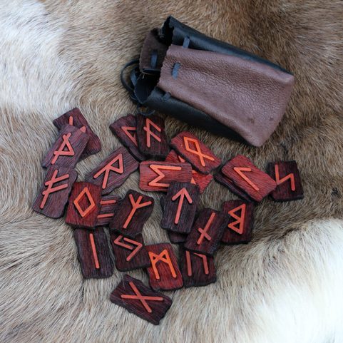RUNES - ELDER FUTHARK, ENSEMBLE DE RUNES EN BOIS