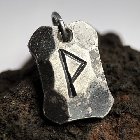 WUNJO, FORGED IRON RUNE PENDENTIF, FER, FORGÉ, PENDENTIF