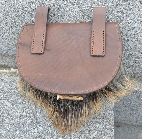 BELT BAG WITH WILD BOAR FUR