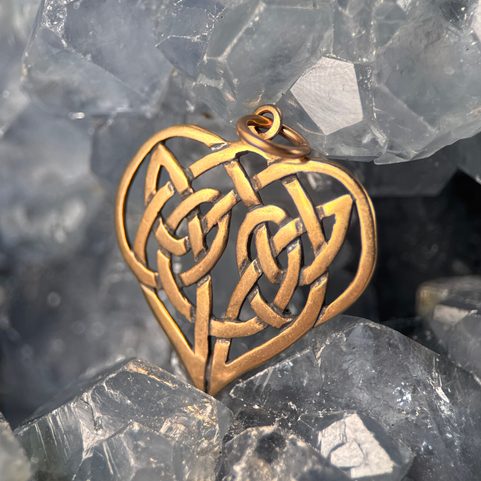 CELTIC HEART PENDANT, BRONZE