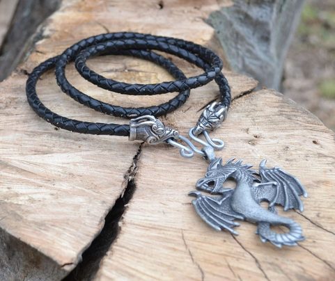 PENDRAGON, PENDENTIF DRAGON, BOLO EN CUIR