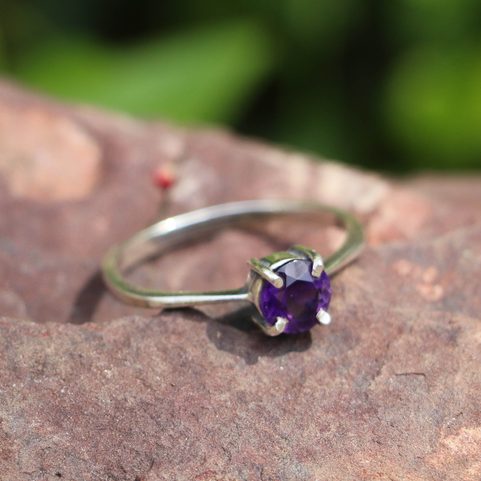 OCULAR, STERLING SILVER RING WITH AMETHYST