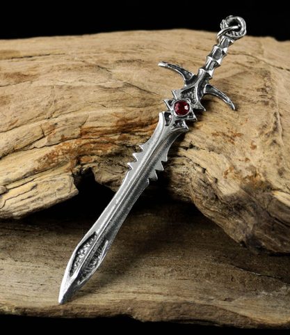 CONAN, ÉPÉE PENDENTIF