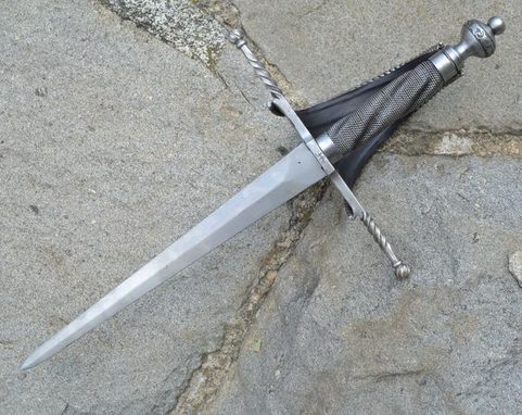 LEFT-HAND DAGGER, BURNISHING, COLLECTOR QUALITY