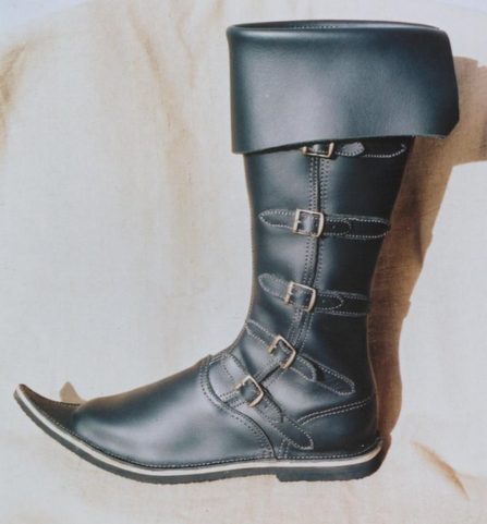 MEDIEVAL HIGH SHOES III