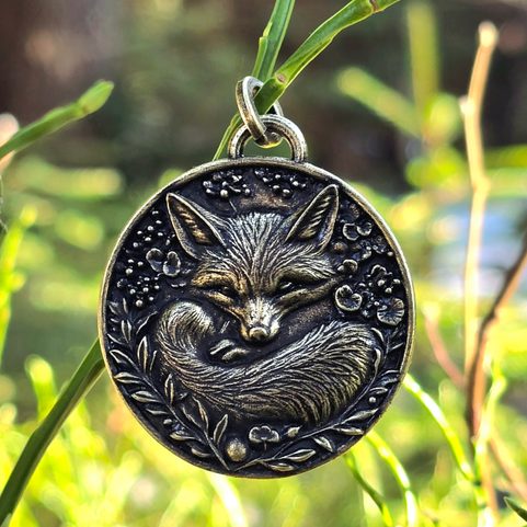 SLEEPING FOX, PENDANT, ZINC, ANTIQUE BRASS