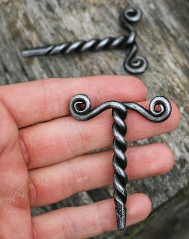 FORGED PIN FOR LEATHER BAGS AND POUCHES IV.
