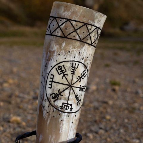 VEGVÍSIR, VIKING DRINKING HORN