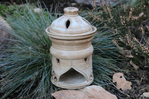 CERAMIC APPLE BAKER FOR A TEALIGHT