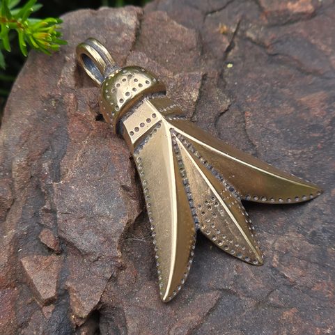 CIGALE, PENDENTIF ROMAIN-GERMANIQUE, BRONZE