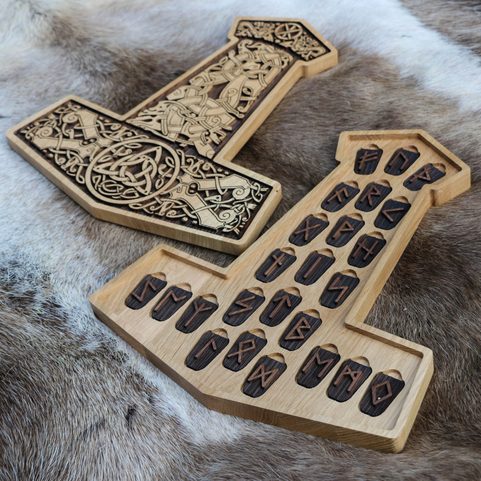 MJÖLLNIR - RUNES FUTHARK SET AND THOR'S HAMMER GIFT BOX