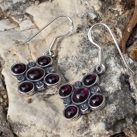 PRAGA, MEDIEVAL EARRINGS WITH GARNETS, SILVER 925/1000