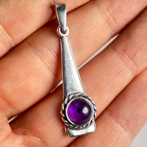 TRIANGLE - SILVER PENDANT, AMETHYST, AG 925