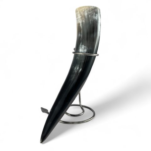 STAND FOR DRINKING HORN