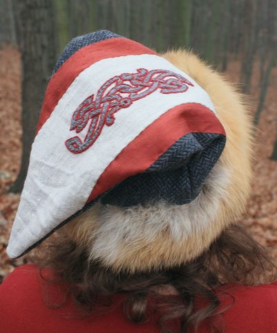 VIKING CAP WITH EMBROIDERY, FOX FUR - VALSGARDE
